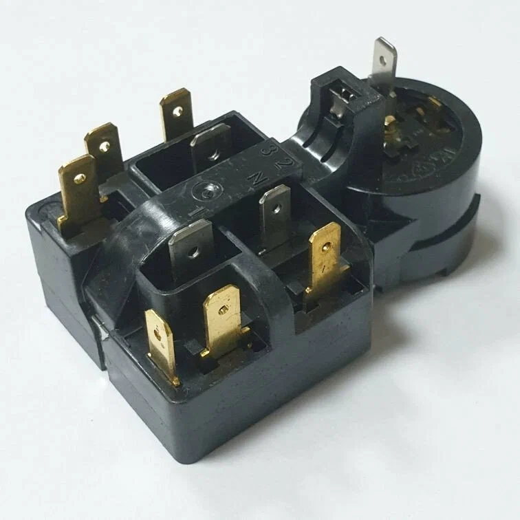 Реле мотора компрессора холодильника Bosch.